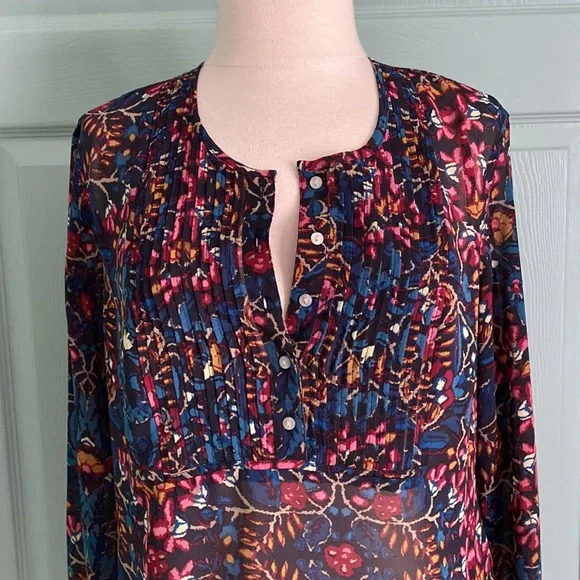 🌿CONVERSE sheer floral blouse with pleating detail and half button front - Picture 3 of 13